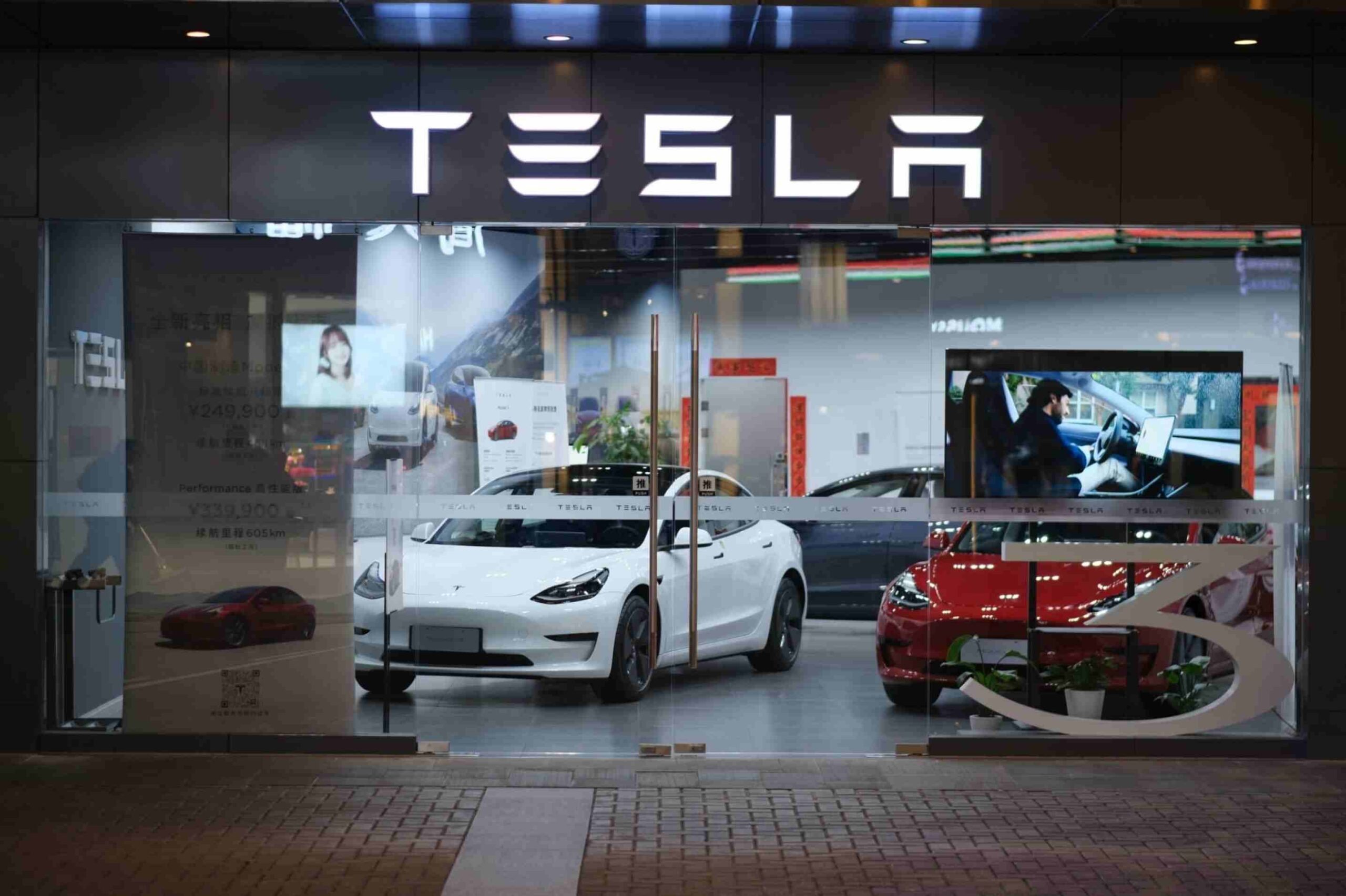 reasons why you should buy a tesla